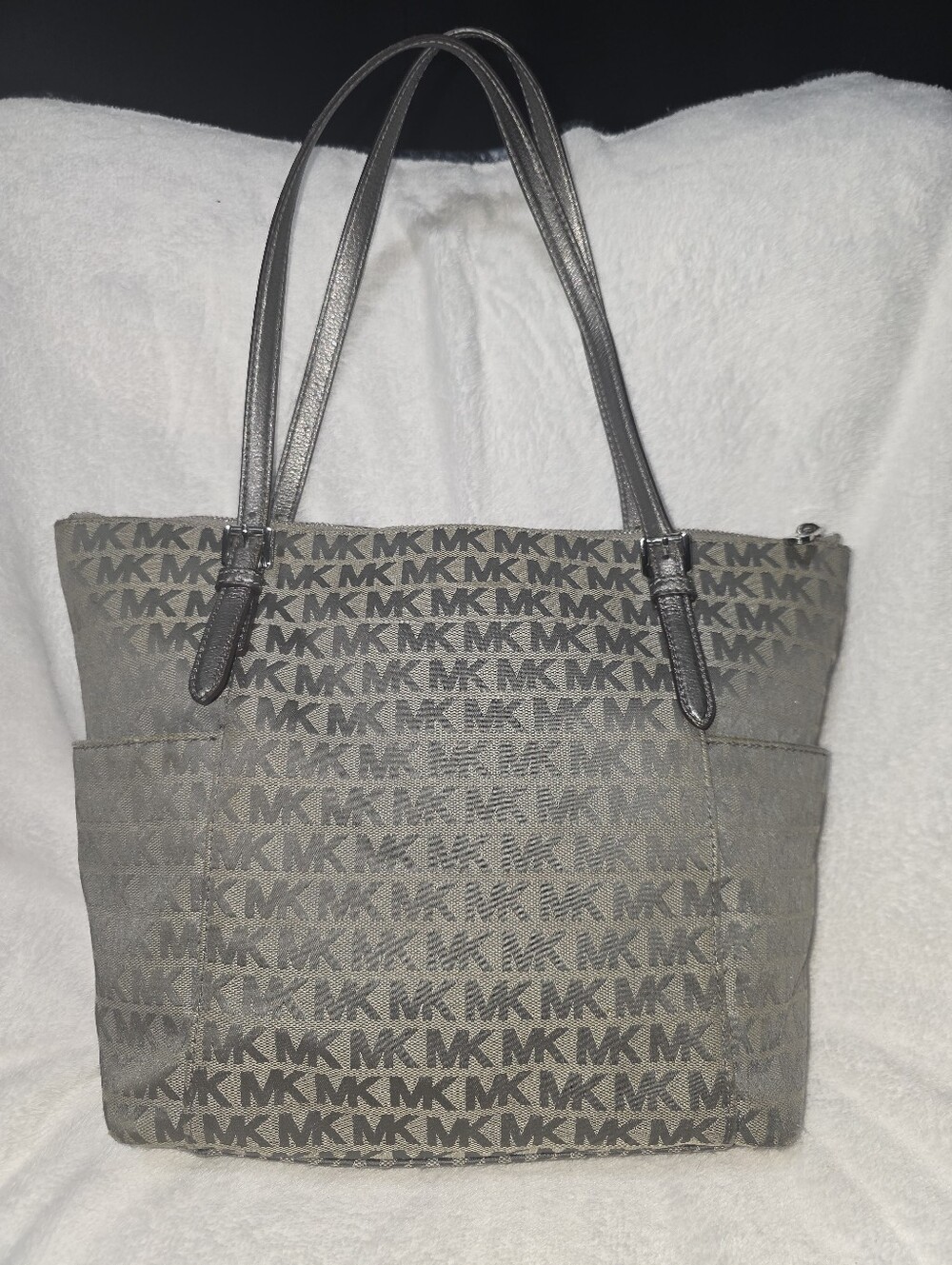 Michael Kors Gray MK Signature Tote Bag with Dual Straps - Picture 2 of 11